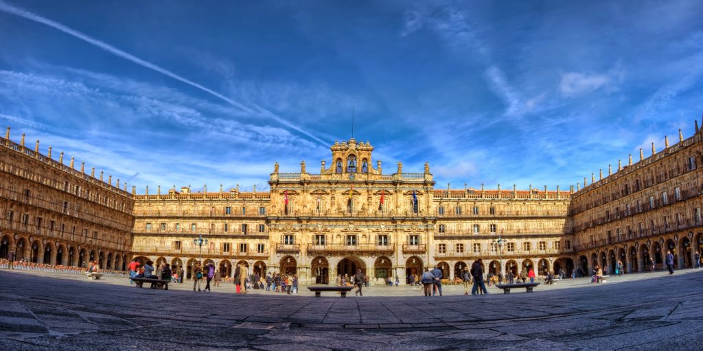 Looking for places to visit in Salamanca spain,This guide includes ticket prices, best times to visit, nearby locations, the nearest airport, and how to get from London to Salamanca. Dive into the charm of Spain's hidden gem!