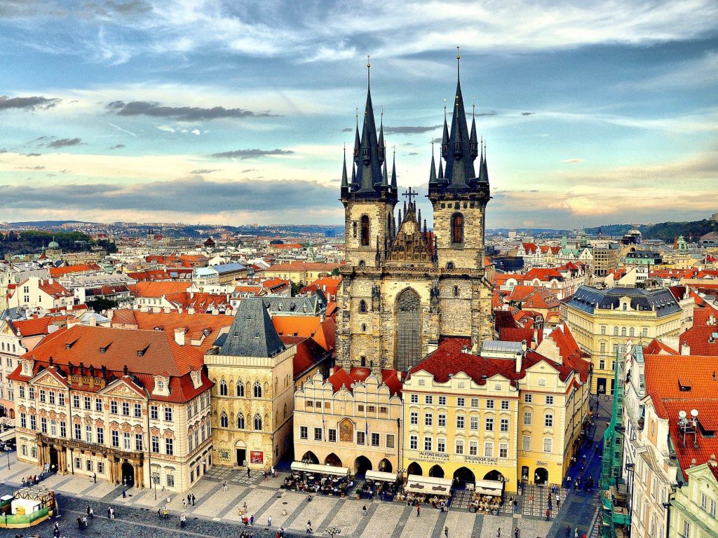 Discover the top places to visit in Prague Europe, including ticket prices, best times to visit, nearby locations, and travel tips from London to Prague. Plan your perfect trip to the heart of Europe!
