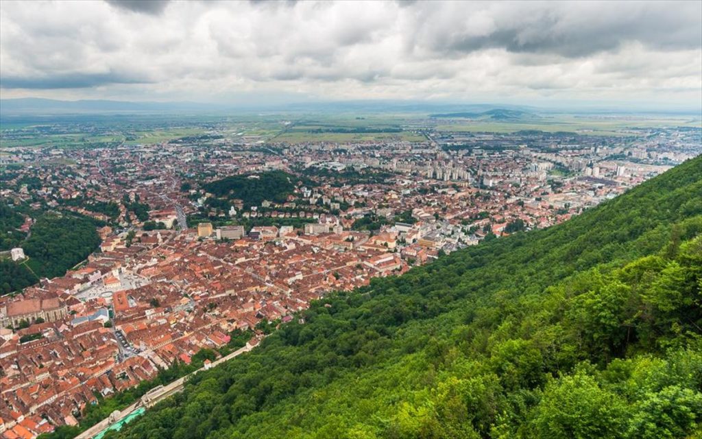 Explore the best places to visit in Brasov ! Get insider tips on ticket prices, the best time to visit, nearby attractions, the nearest airport, and how to travel from London to Brasov. Uncover the beauty and charm of this enchanting Romanian city!
