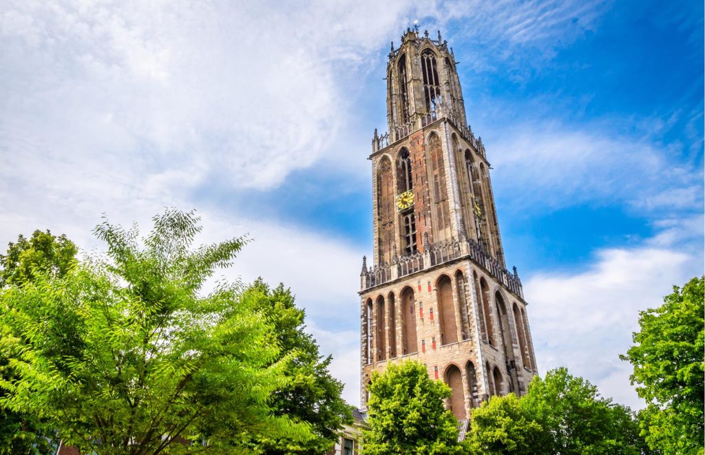 Discover the best places to visit in Utrecht Netherlands, including ticket prices, best times to visit, nearby locations, the nearest airport, and travel tips from London to Utrecht.