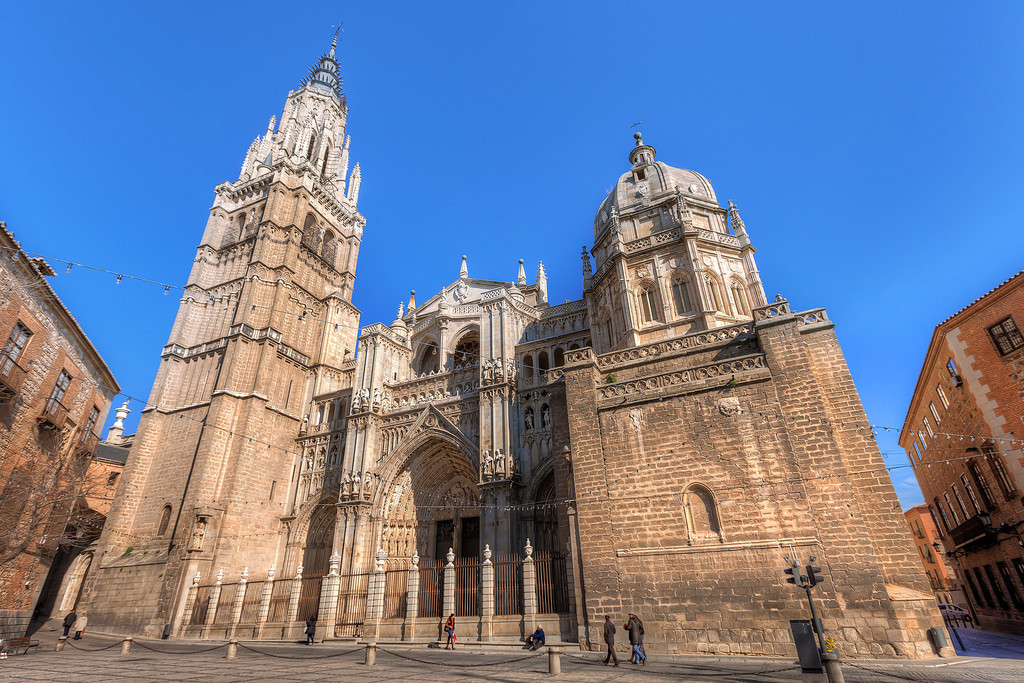 Explore Toledo Spain: top attractions, ticket prices, the best times to visit, nearby locations, how to get there from London, and the nearest airport. Dive into the historical charm of this Spanish gem!

