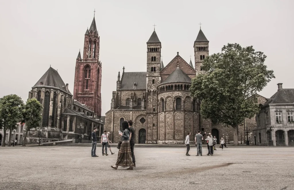 Discover the best places to visit in Maastricht Netherlands, including ticket prices, the best time to visit, nearby locations, and the nearest airport. Plan your journey from London to Maastricht with our comprehensive guide!