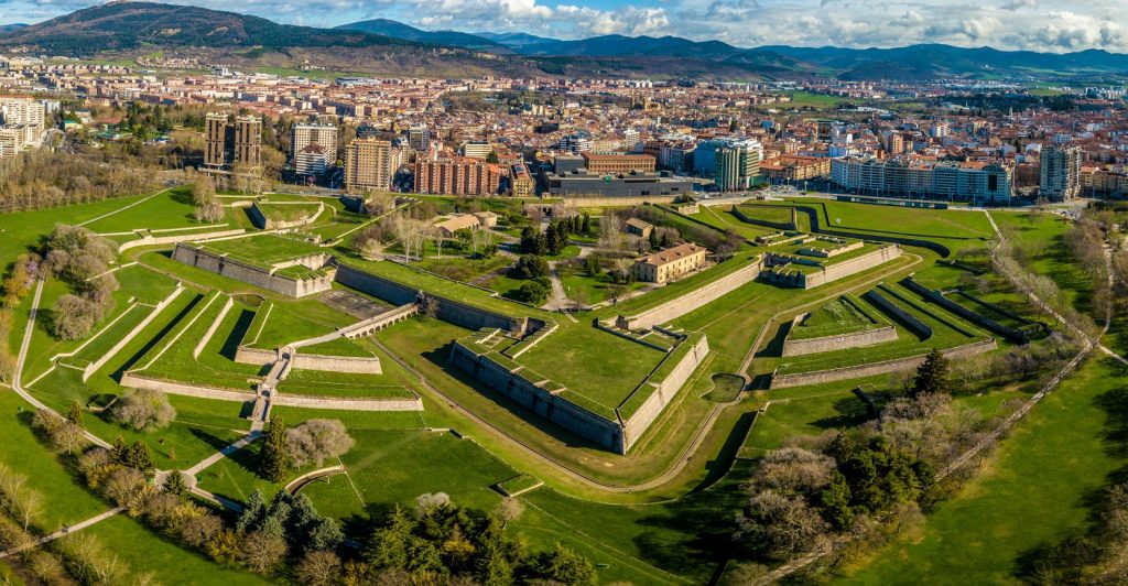 Discover the best places to visit in Pamplona Spain! Get details on ticket prices, the best time to visit, nearby attractions, the nearest airport, and travel tips from London.