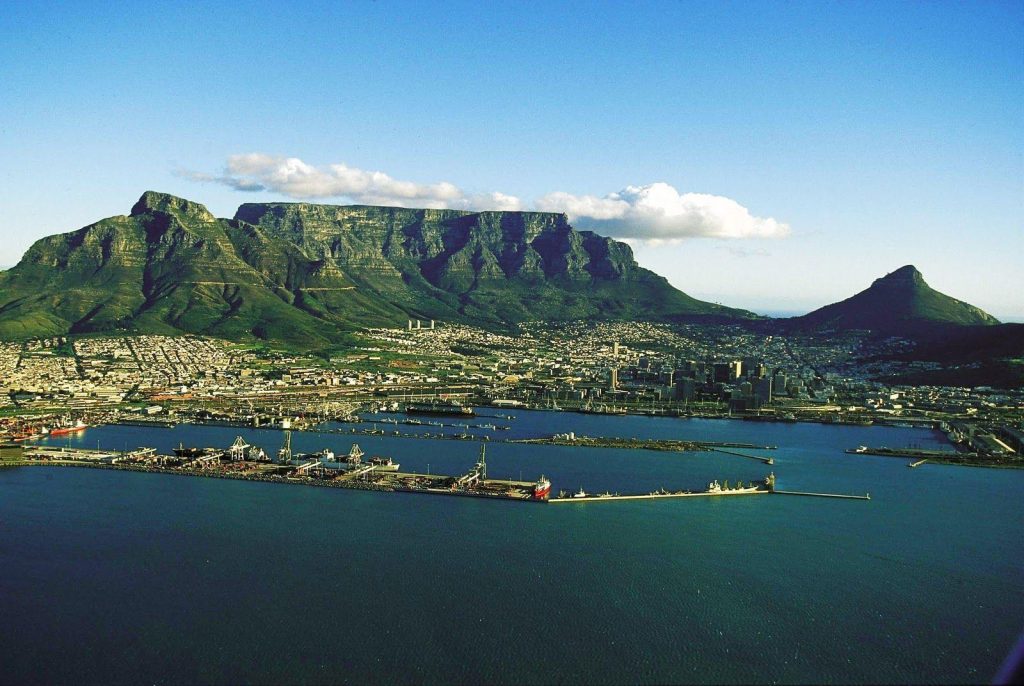 Unveil Capetown South Africa's top attractions with details on ticket prices, distances from the airport, the best times to visit, and nearby locations. Perfect for planning your ultimate trip to this vibrant city!