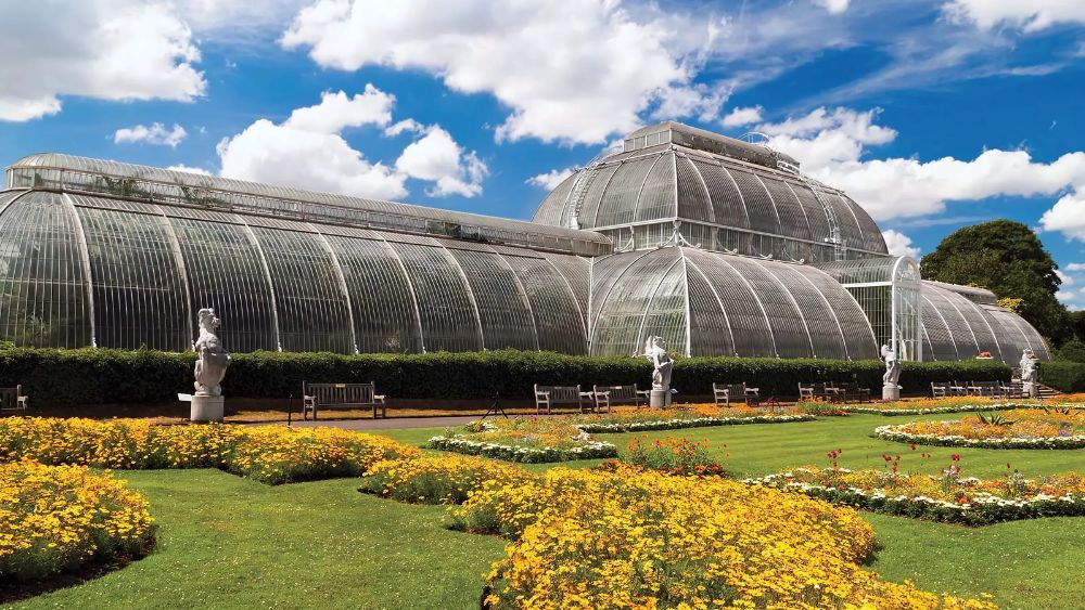 Kew Gardens: Visibility of Place and Tourist Attraction